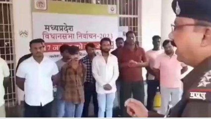 जबलपुर: विधानसभा चुनाव को लेकर पुलिस ने बदमाशो कों करवाया गुंडा परेड