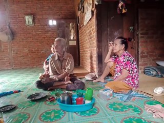Sesepuh Bercerita Adat Istiadat Desa Talang Mulya