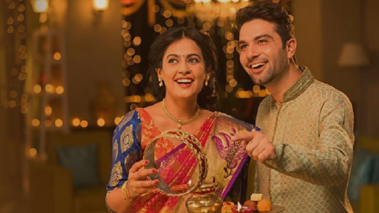 Karwa Chauth 2023 Wishes, Shayari, Messages, Whatsapp Status, Quotes, Facebook Status, SMS, Images