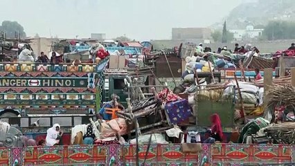 Les Afghans quittent en masse le Pakistan, à la date butoir pour le début des expulsions