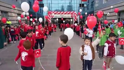 Download Video: Bolu Emniyet Müdürlüğü Çocuklara Oyuncak Polis Araçları Dağıttı