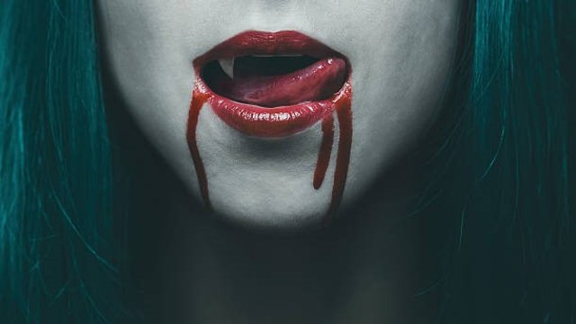 Mujer Se Identifica Como Vampiresa Y Comparte Cómo Es Su Vida