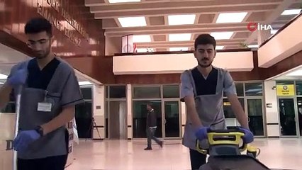 Tıp öğrencilerinden ayakta alkışlanacak davranış!