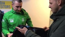 Le beau geste d'Anthony Moris (Union) qui partage un maillot du G-D de Luxembourg avec le gardien de Meux Kenny Paulus