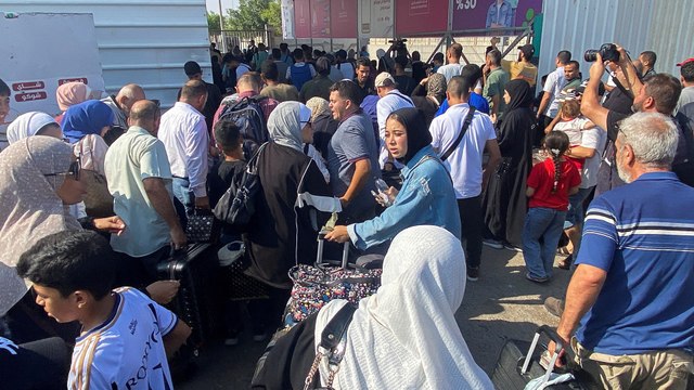 « C'est le chaos total » : récit d'une journée à Rafah avec un humanitaire qui tentait de fuir Gaza