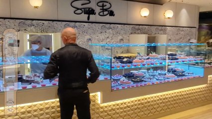 What food is included on the P&O Pacific Explorer and what you have to pay for.