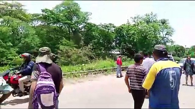 Por Todos Santos levantan bloqueo en la ruta antigua entre Santa Cruz y Cochabamba