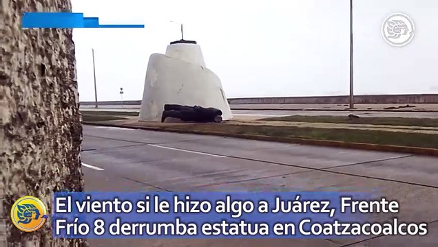 El viento si le hizo algo a Juárez, Frente Frío 8 derrumba estatua en Coatzacoalcos