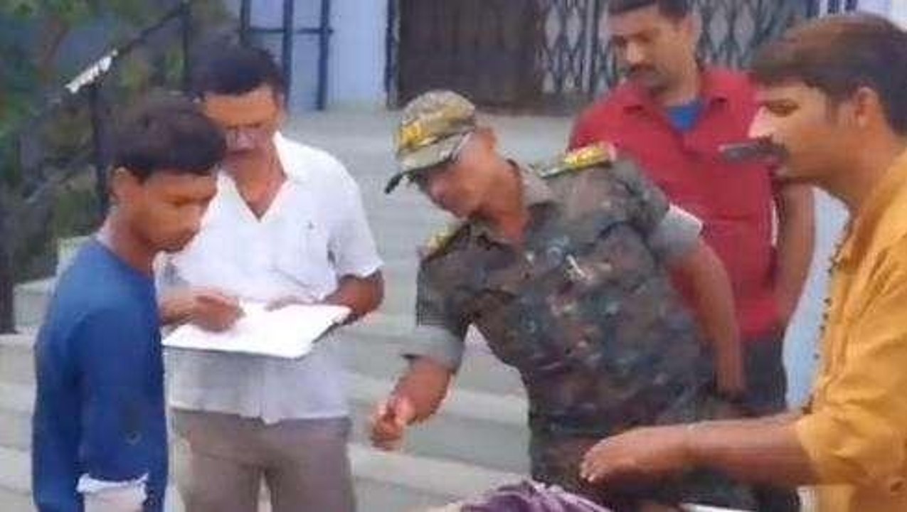 सड़क दुर्घटना में महिला की हुई दर्दनाक मौत, आक्रोशित ग्रामीणों ने किया सड़क जाम
