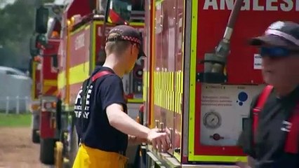 VIC firefighters arrive to help Queensland crews