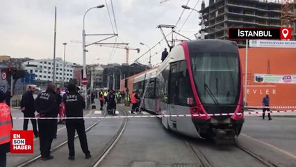 Güngören'de tramvay arızası: Vatandaşlar raylarda yürümek zorunda kaldı