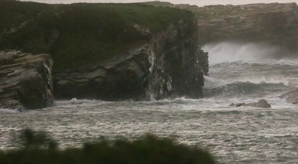 La borrasca Ciarán deja más de un centenar de incidencias a su paso por Galicia con el cierre del tráfico ferroviario