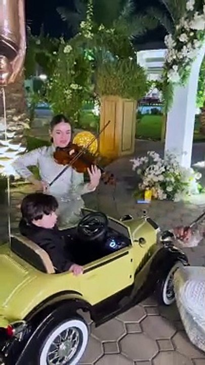 الظهور الأول لتميم ابن غازي المطيري في حفل عيد ميلاده يتصدر الترند