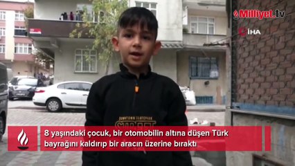 Sultangazi'de küçük çocuğun bayrak hassasiyeti
