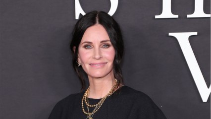 GALA VIDEO - Mort de Matthew Perry : Courteney Cox vue pour la première fois après le drame