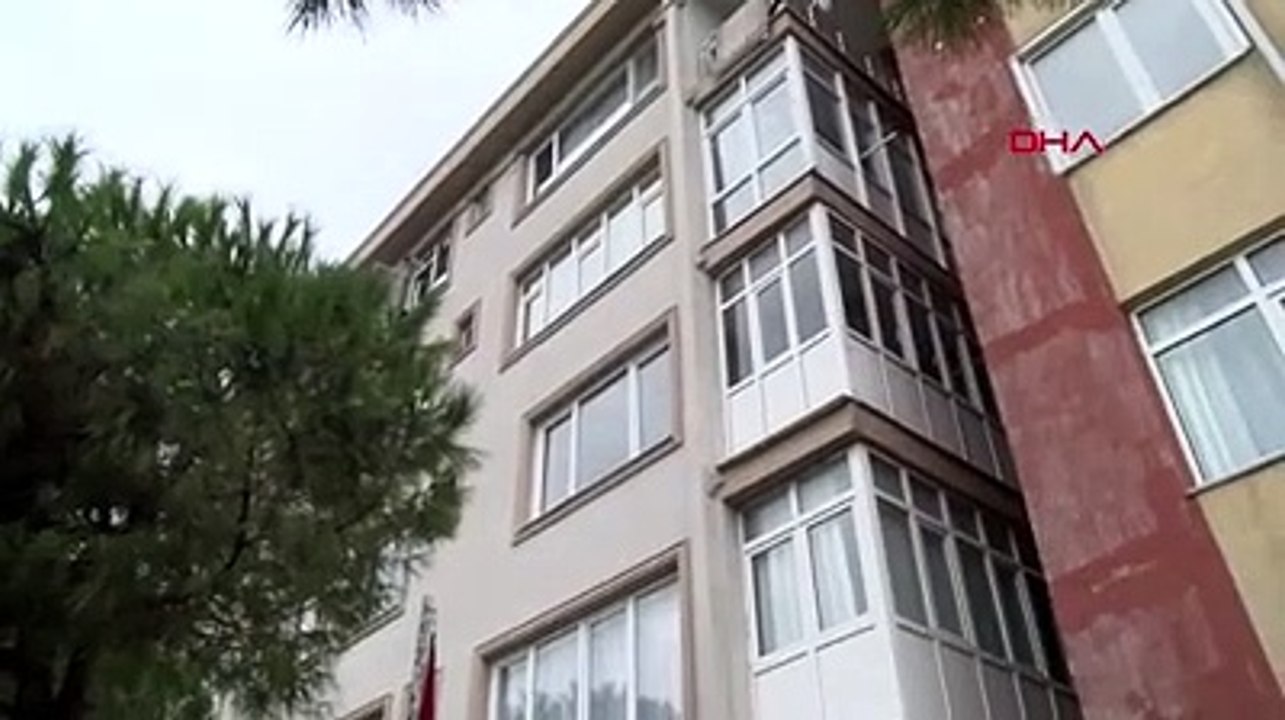 Büyükçekmece'de bir kişinin cesedi yatak odasındaki baza içinde bulundu