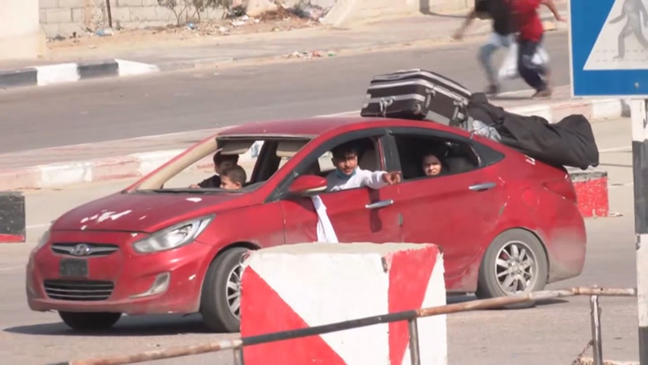 Foreign nationals stuck in Gaza head towards Rafah border crossing