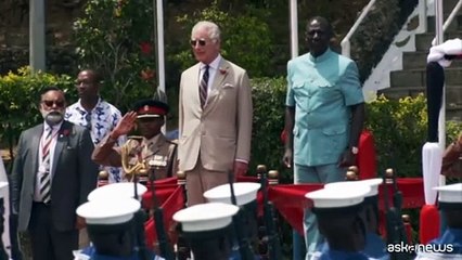 Carlo e Camilla in Kenya visitano la base navale di Mtongwe a Mombasa