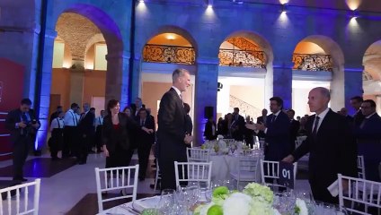 La Infanta Elena se enfrenta a las críticas a Victoria Federica por no asistir a la fiesta de Leonor