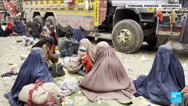 Pakistan-Afghanistan border crossing overwhelmed as Afghans face expulsion