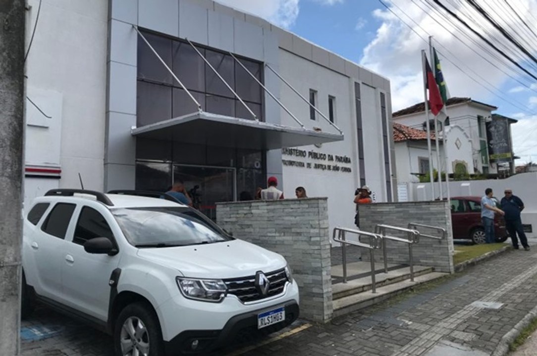 Padre Egídio vai até o GAECO para prestar depoimento e decide se manter em silêncio