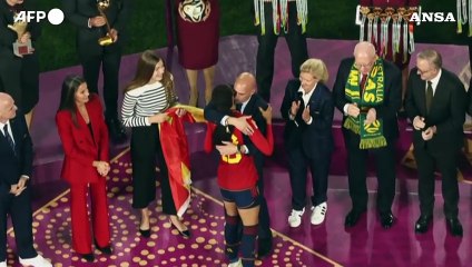 Spagna, tre anni di stop a Rubiales per il bacio mundial a Hermoso