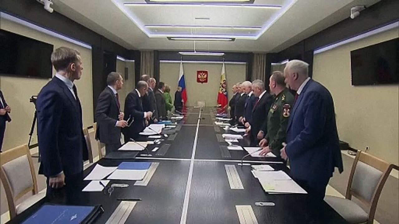 Putin assina saída da Rússia de tratado que proíbe testes nucleares