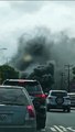 Manifestantes fecham via e ateiam fogo em pneus em bairro de Salvador