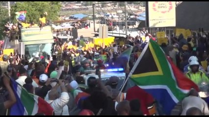 Rugby, gli Springboks arrivano a Johannesburg accolti come eroi