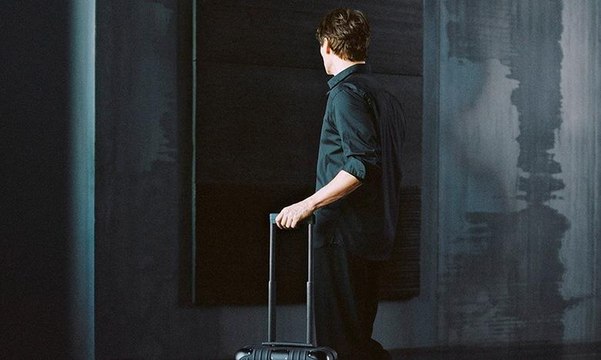 إطلاق تشكيلة جديدة فاخرة من حقائب السفر المصنوعة من الجلد من RIMOWA