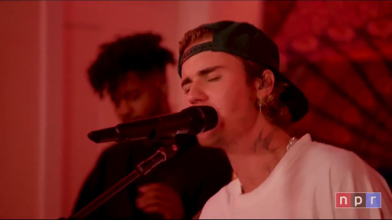 Justin Bieber performs peaches acoustic live