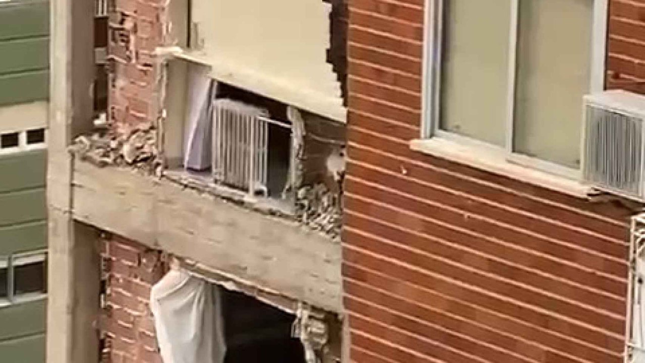 El viento derrumba la pared de un edificio de Albacete