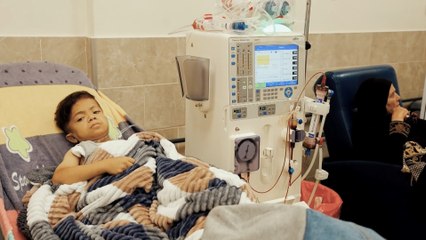 معاناة مرضى الكلى  من غزة