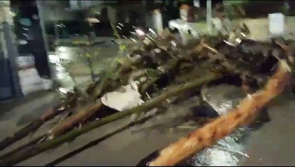 Alluvione Prato, i danni nel quartiere di Santa Lucia (video Attalmi)