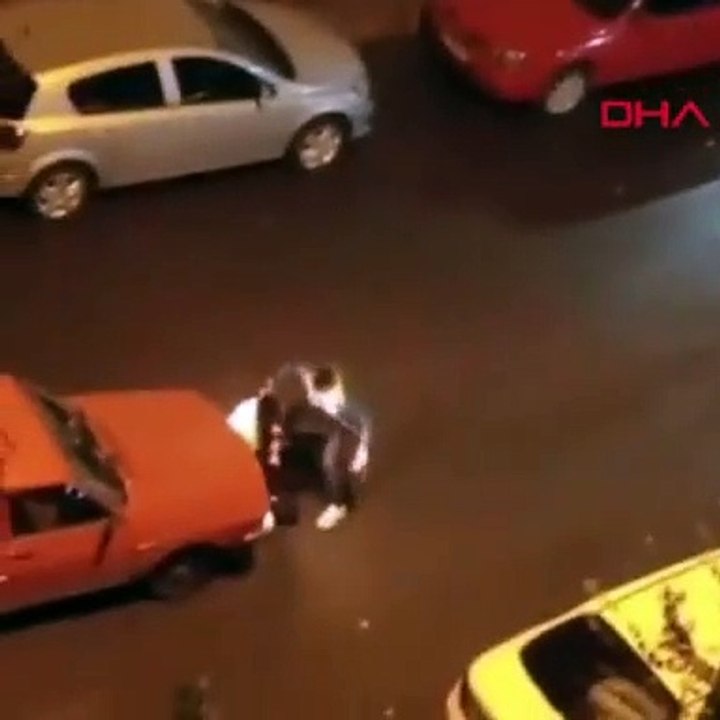 Korkunç Anlar Kameraya Yansıdı: Kadını Önce Sürükledi, Sonra Dövdü