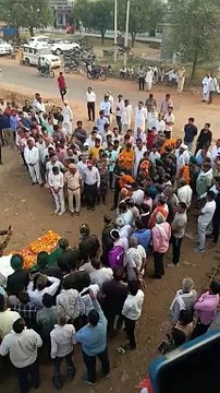 सैन्य सम्मान से हुई सैनिक चंद्रभान की अंत्येष्टि, चार वर्षीय पुत्र ने दी मुखाग्नि
