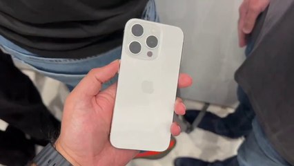 iPhone 15 Pro (Natural Titanium) Unboxing