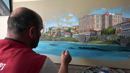 Çizdiği resimleri sattı, depremde kaybettiği ablası ve eniştesi anısına kütüphane açtı