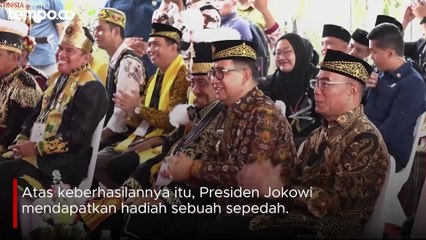 Anak SD asal IKN Titip Mikrofon ke Jokowi Usai Diberi Hadiah Sepeda