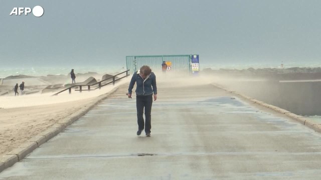 Tempesta Ciaran arriva in Italia, pioggia e vento forte