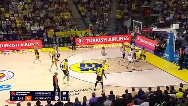 Fenerbahce Istanbul 79-77 Olympiacos in the Euroleague