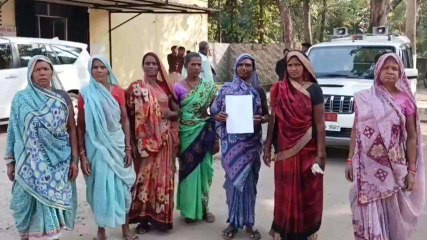 नरसिंहपुर: नशे के खिलाफ उतरकर गांव में शराबबंदी कराने महिलाओं ने खोला मोर्चा