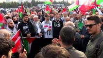 İHH İnsani Yardım Vakfı İsrail'in Filistin'deki saldırılarını protesto etmek için İncirlik Üssüne doğru konvoylarla hareket etti