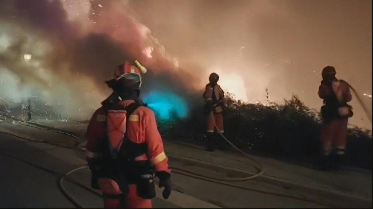 Hunderte Menschen fliehen in Spanien vor Waldbrand
