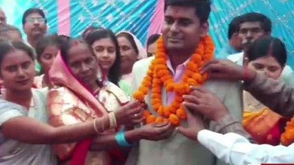 सारण: BPSC में 33वां रैंक पाने वाले रोहित का पहली बार गांव पहुंचने पर स्वागत, देखें वीडियो