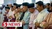 PM Anwar performs Friday prayers at Puchong mosque