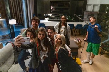 Entrevista a Maribel Verdú y Omar Ayuso, las claves de la temporada 7 de 'Élite'