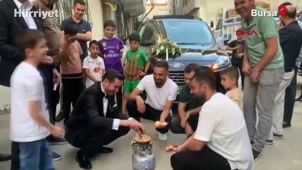 Bursa'da ilginç anlar... Yumurta pişirtip, halatla gelin arabasını çektirdiler
