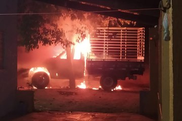 Caminhonete de agricultor é incendiada de forma criminosa na zona rural de Pombal