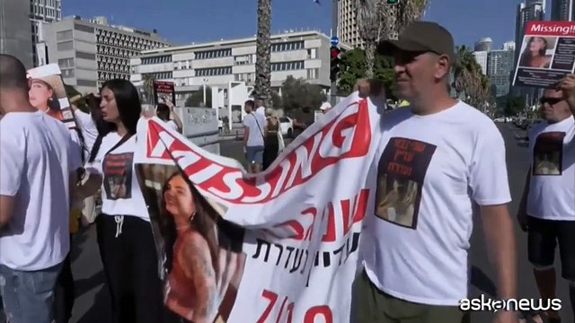 Le famiglie degli ostaggi a Tel Aviv: nessuna tregua senza rilascio